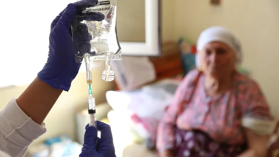 Sağlık Bakanlığı, hastanelerde sağlık hizmetiyle ilişkili enfeksiyonların önlenmesi ve kontrol