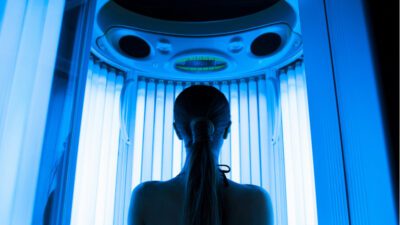 Bilim insanları, solaryum kullanımının cilt kanserinin en ölümcül türlerinden biri