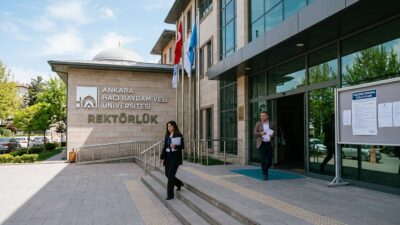 ankara hacı bayram veli üniversitesi, bünyesinde görevlendirmek üzere 4/b statüsünde