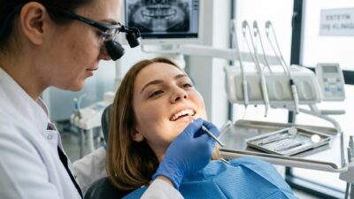 Geçmişte diş dolgusu denildiğinde akıllara genellikle ağız açıldığında hemen fark