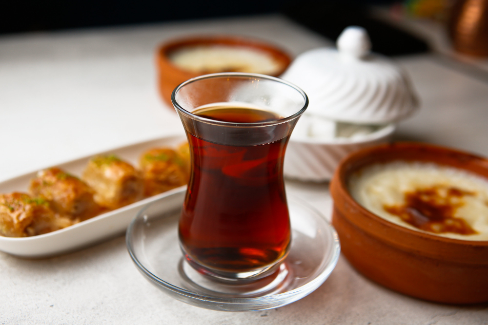 Çayı İçme Şekliniz Faydalarını Değiştirebilir Çayı İçme Şekliniz Faydalarını Değiştirebilir