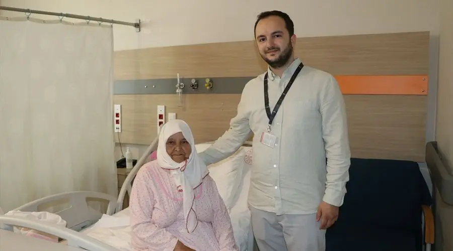 Yalova'da uzun süredir ağrılarından şikayetçi olan 76 yaşındaki Nimet Gürkan'ın