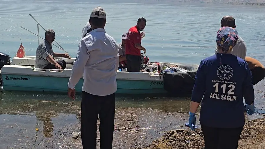 Siirt'in Kurtalan ilçesine bağlı Çelikeşbaşı köyünde bahçesinde çalışırken fenalaşan Abdullah