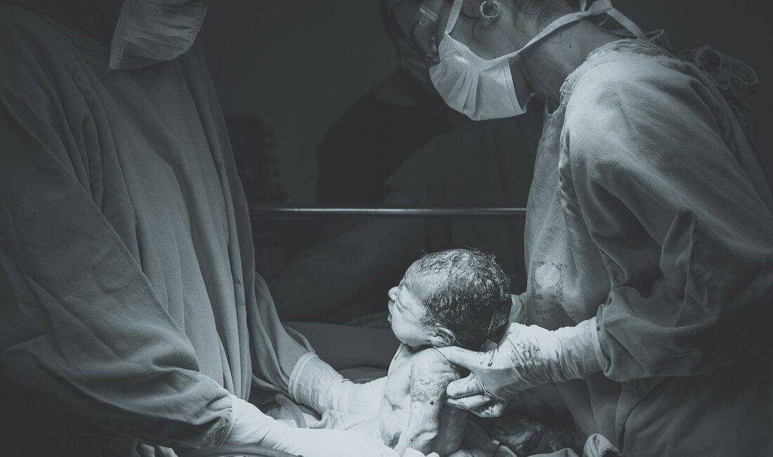 Şanlıurfa'da Eğitim ve Araştırma Hastanesinde hemşire kılığına girerek bebek kaçırmaya