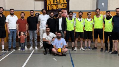 Genç Sağlık Sendikası Hakkari İl Başkanlığı öncülüğünde Yüksekova'da düzenlenen voleybol