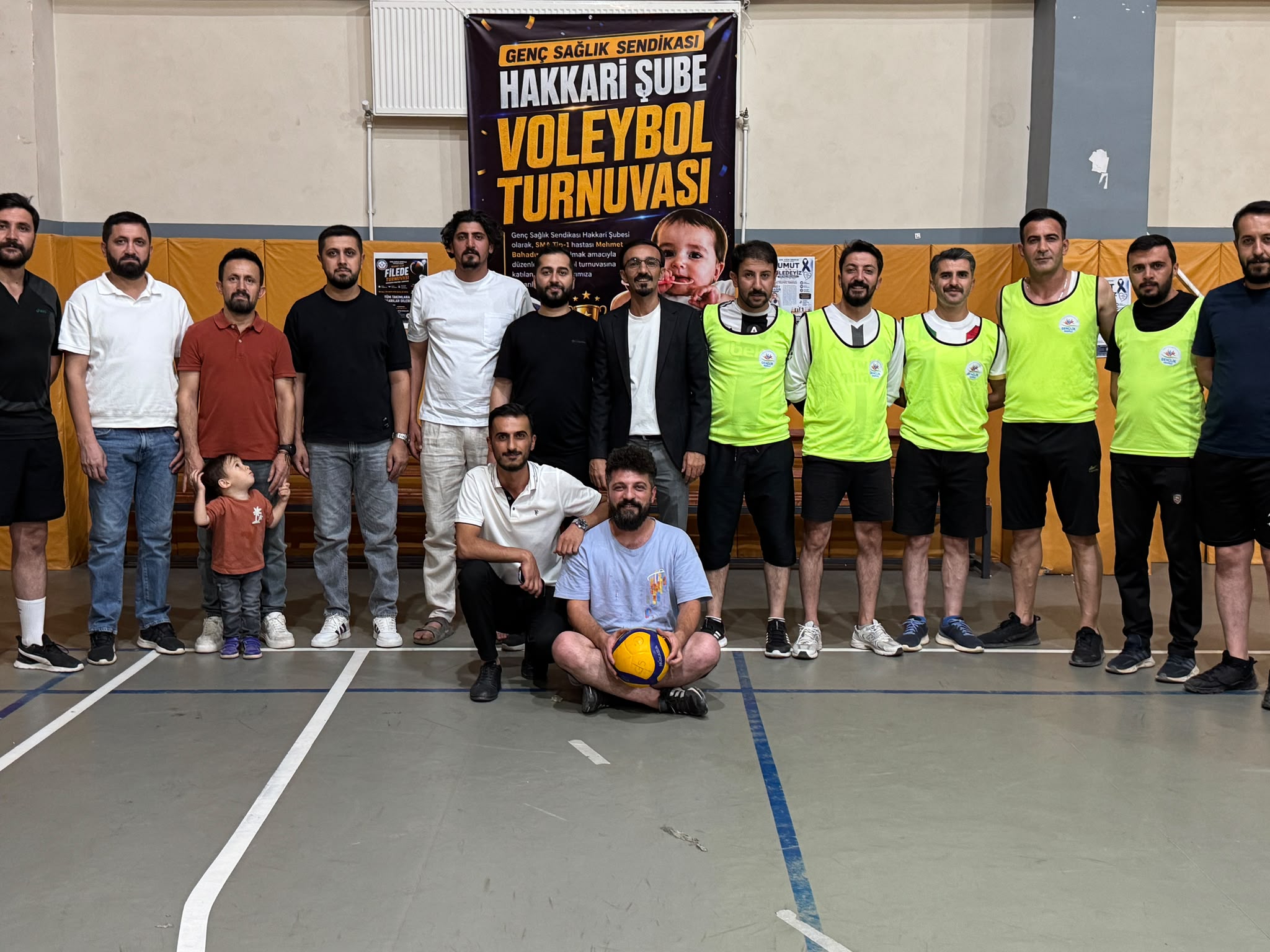 Yüksekova'da SMA Hastası Mehmet Bahadır İçin Voleybol Turnuvası Düzenlendi Yüksekova'da SMA Hastası Mehmet Bahadır İçin Voleybol Turnuvası Düzenlendi