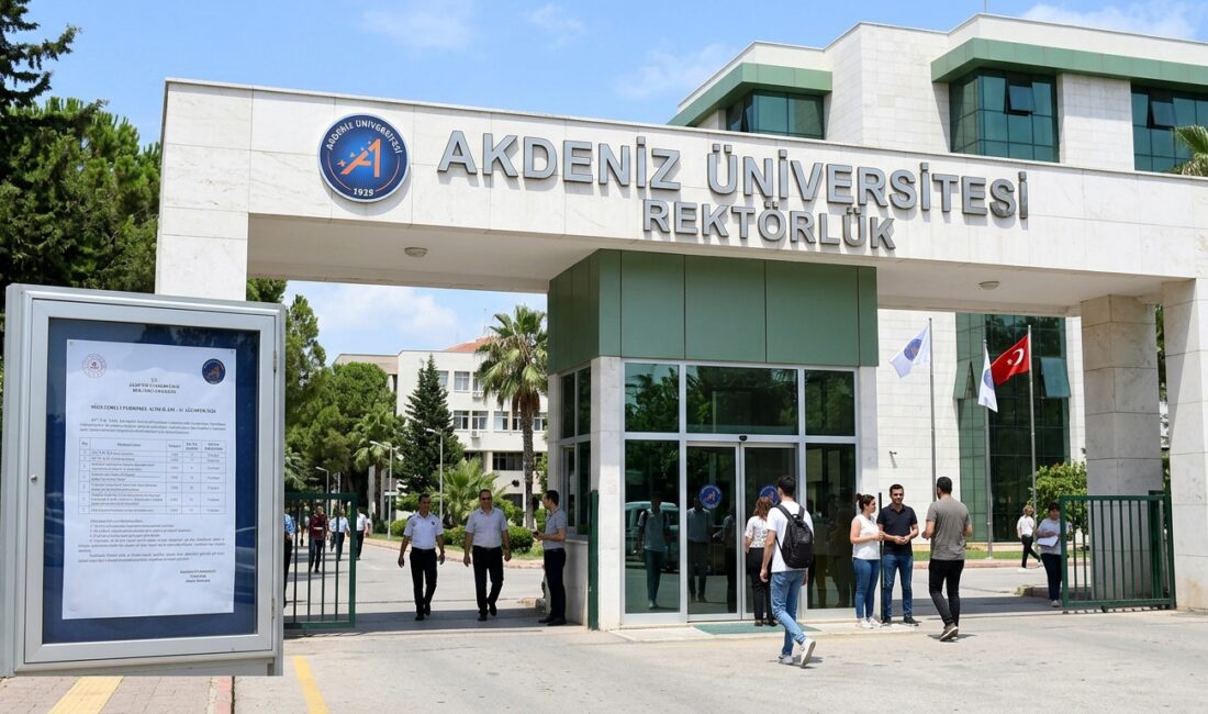 Akdeniz Üniversitesi, bünyesine 657 sayılı Devlet Memurları Kanunu’nun 4. maddesinin