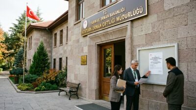 Atatürk Orman Çiftliği Müdürlüğü (AOÇ), bünyesinde görev yapan devlet memurları