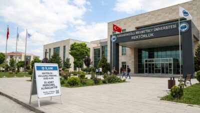 [justify]Üniversitemiz Rektörlüğü ve bağlı birimlerinde 657 sayılı Devlet Memurları Kanunu’nun