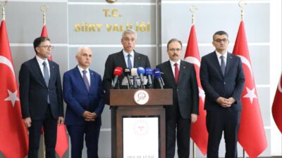 Sağlık Bakanı Kemal Memişoğlu, Siirt'teki ziyaretinde Türkiye'nin Kovid-19 sürecinde geliştirdiği