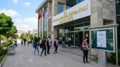 Süleyman Demirel Üniversitesi (SDÜ), özel bütçeden karşılanmak üzere, çeşitli birimlerinde